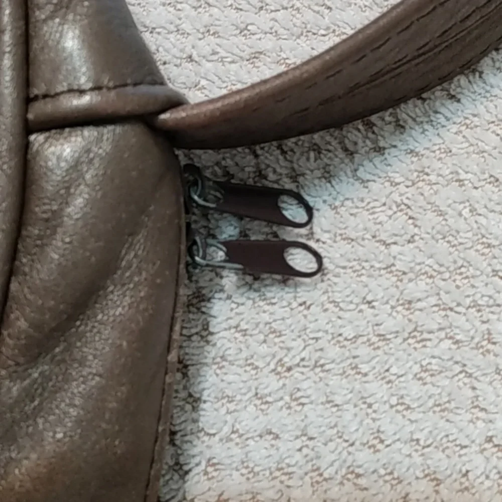 LEATHER SLING BAG - Picture 4 of 10